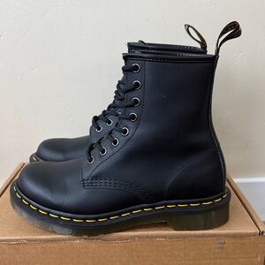 DR MARTEN 1460 - WOMENS 6